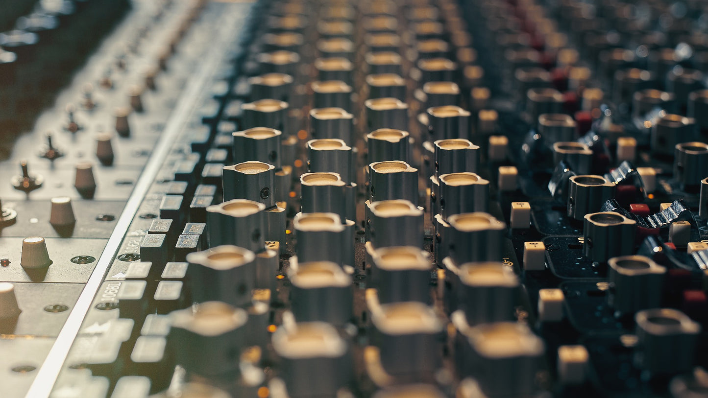 Universal Audio LUNA API Vision Console Emulation Bundle