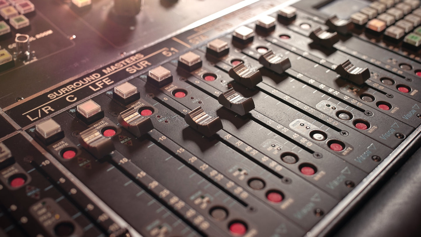 Universal Audio LUNA API Vision Console Emulation Bundle